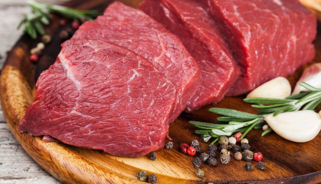 اللحوم جزء لا يتجزأ من نظام غذائي منتظم وهي غنية بالعناصر الغذائية