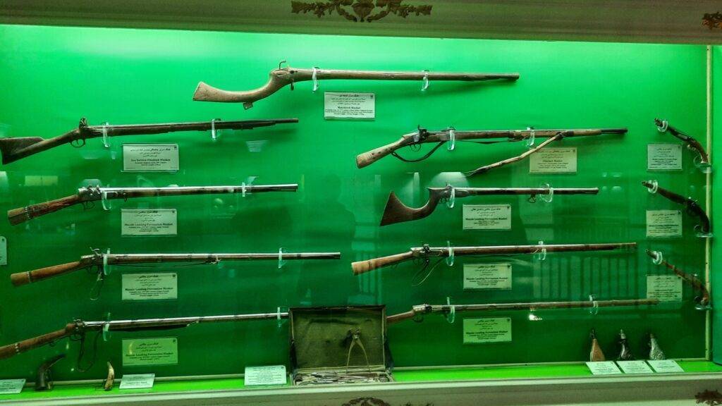 صورة عن مبنى متحف الأسلحة في مشهد