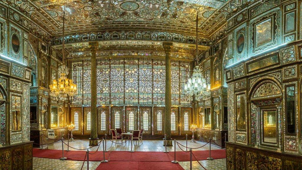 قصر الشاة أو قصر سعد آباد في طهران